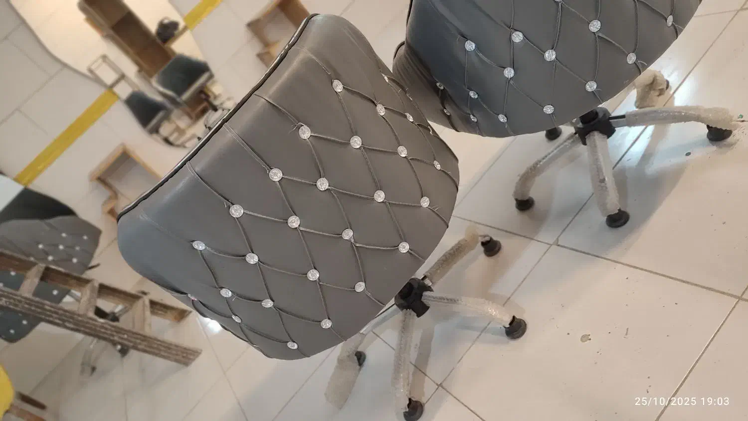 فروش لوازم ارایشگاهی|آرایشگاه و سالنهای زیبایی|بروجن, |دیوار