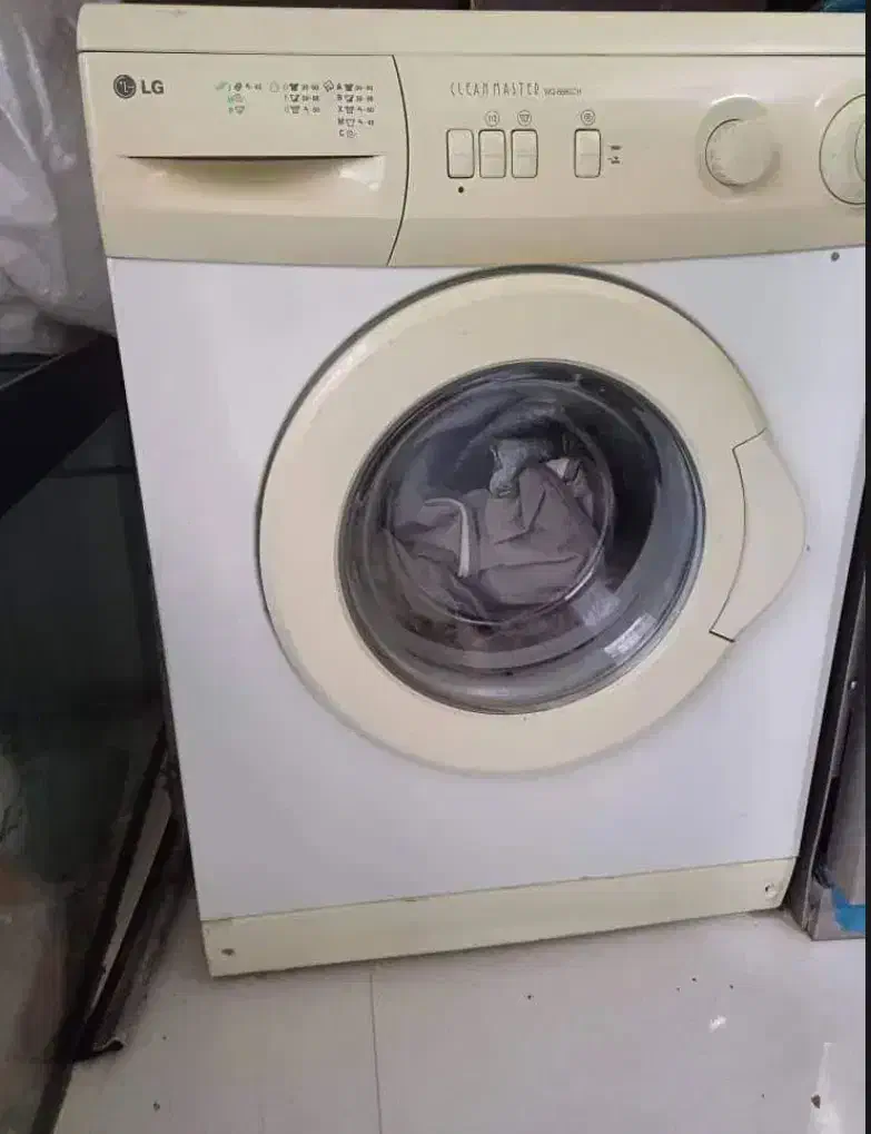 ماشین لباسشویی|ماشین لباسشویی و خشک‌کن لباس|بروجرد, |دیوار