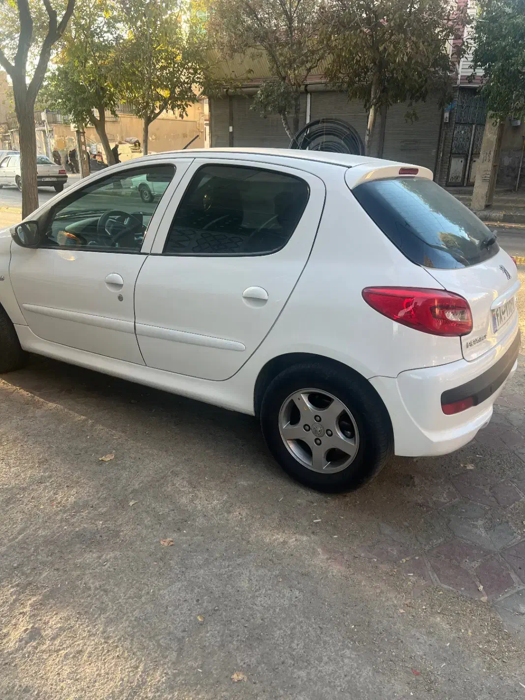 ۲۰۷ دنده ای سفید|خودرو سواری و وانت|سقز, |دیوار