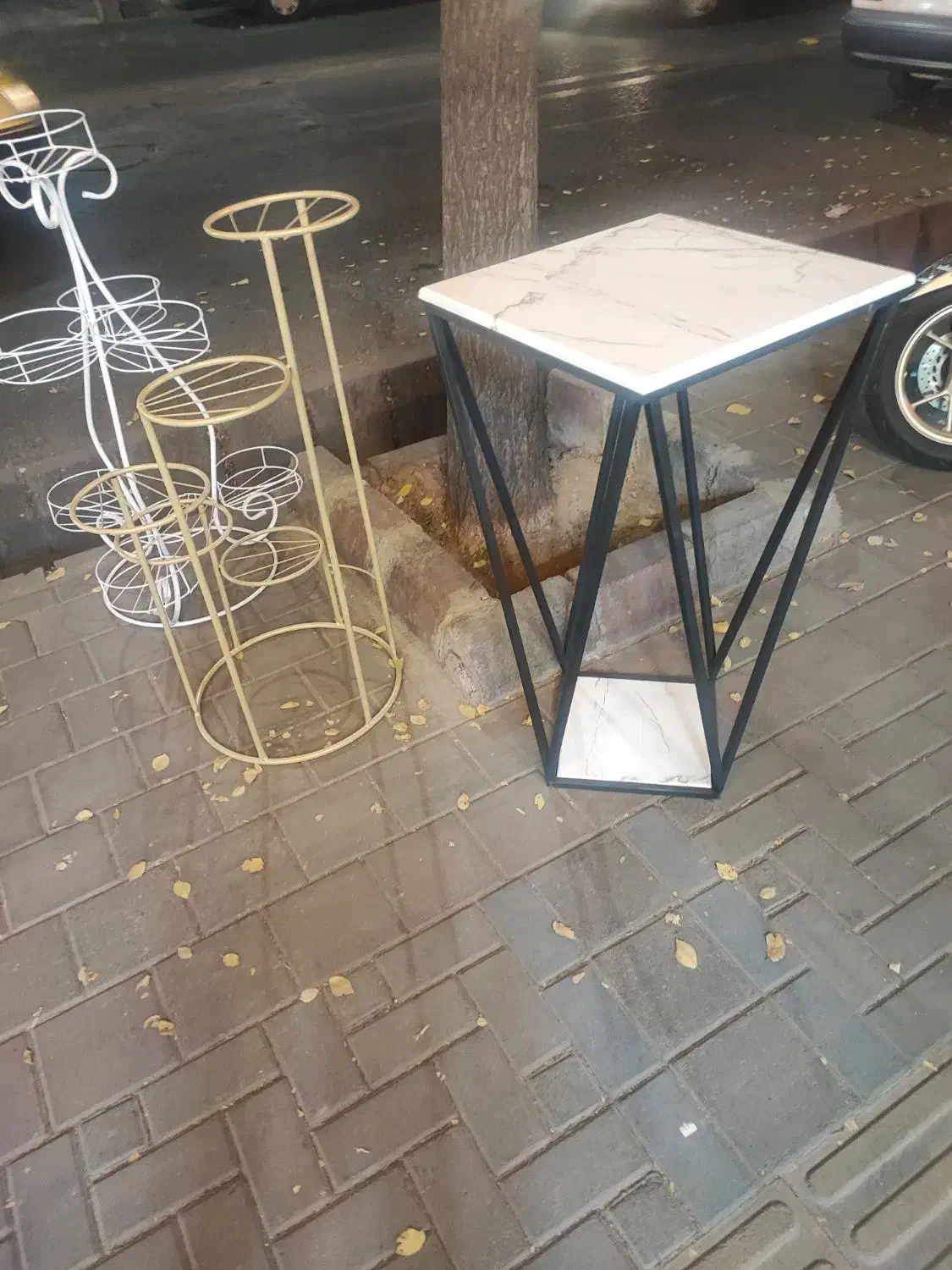 تخفیف کنار سالنی استند بعلت انبار گردانی|بوفه، ویترین، کنسول|تبریز, |دیوار