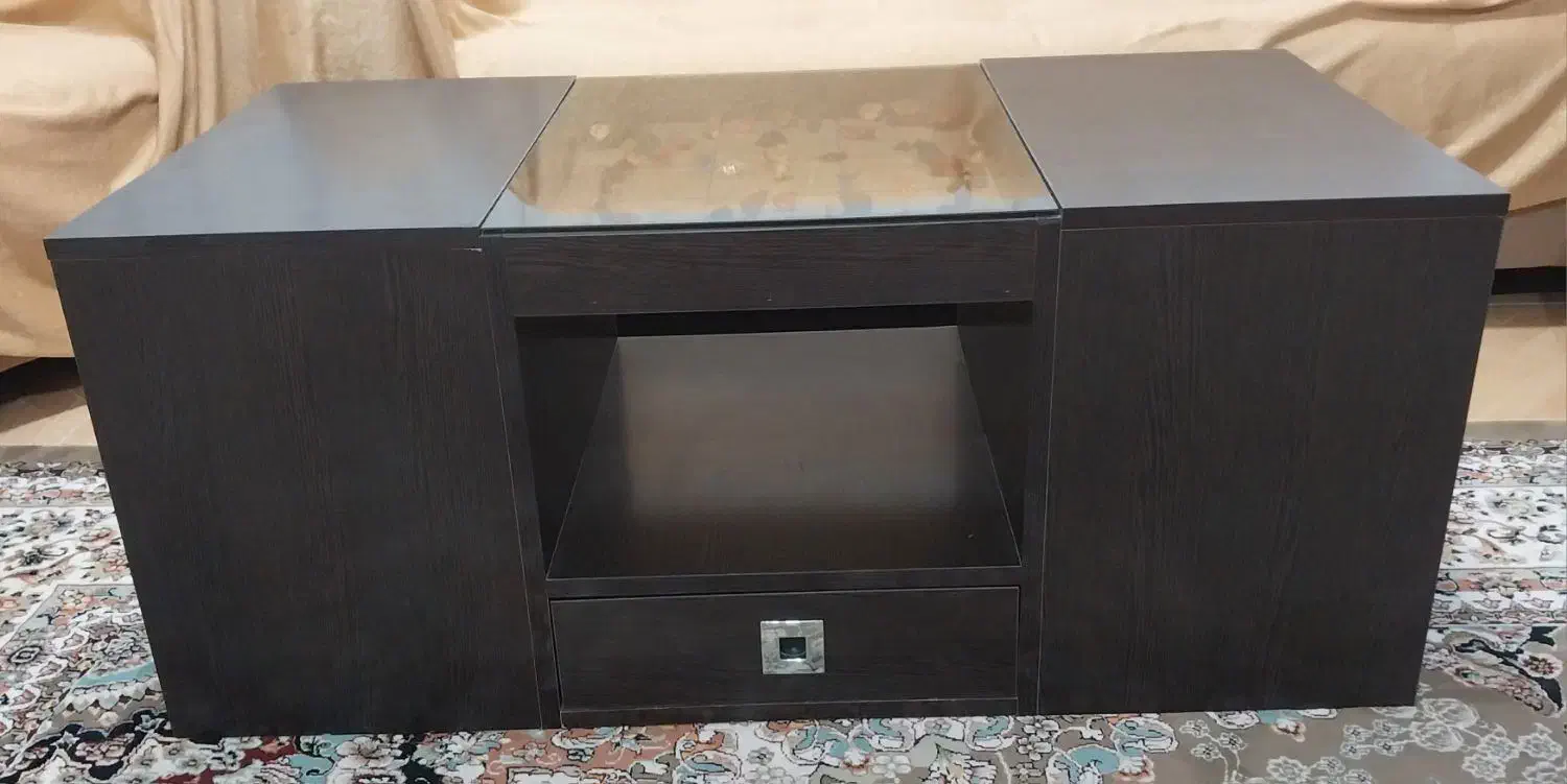 جلومبلی|مبلمان خانگی و میز عسلی|رشت, نخودچر|دیوار