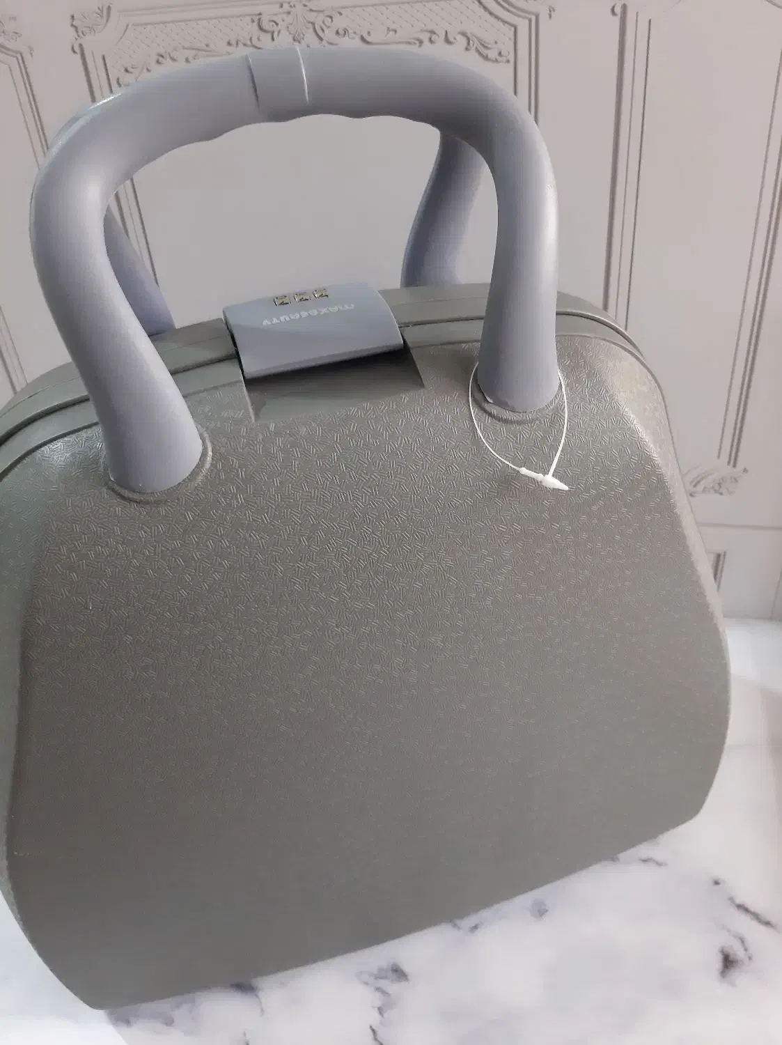 کیف(چمدان)نشکن لوازم آرایشی برند max beauty|آرایشی، بهداشتی، درمانی|قم, شهرک قدس|دیوار