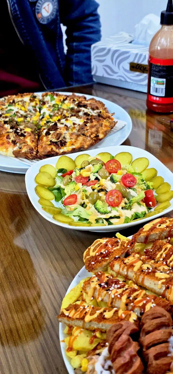 پیتزا و ساندویچ آرمیس با تضمین کیفیت|خدمات پذیرایی، مراسم|نیشابور, گنبد سبز|دیوار