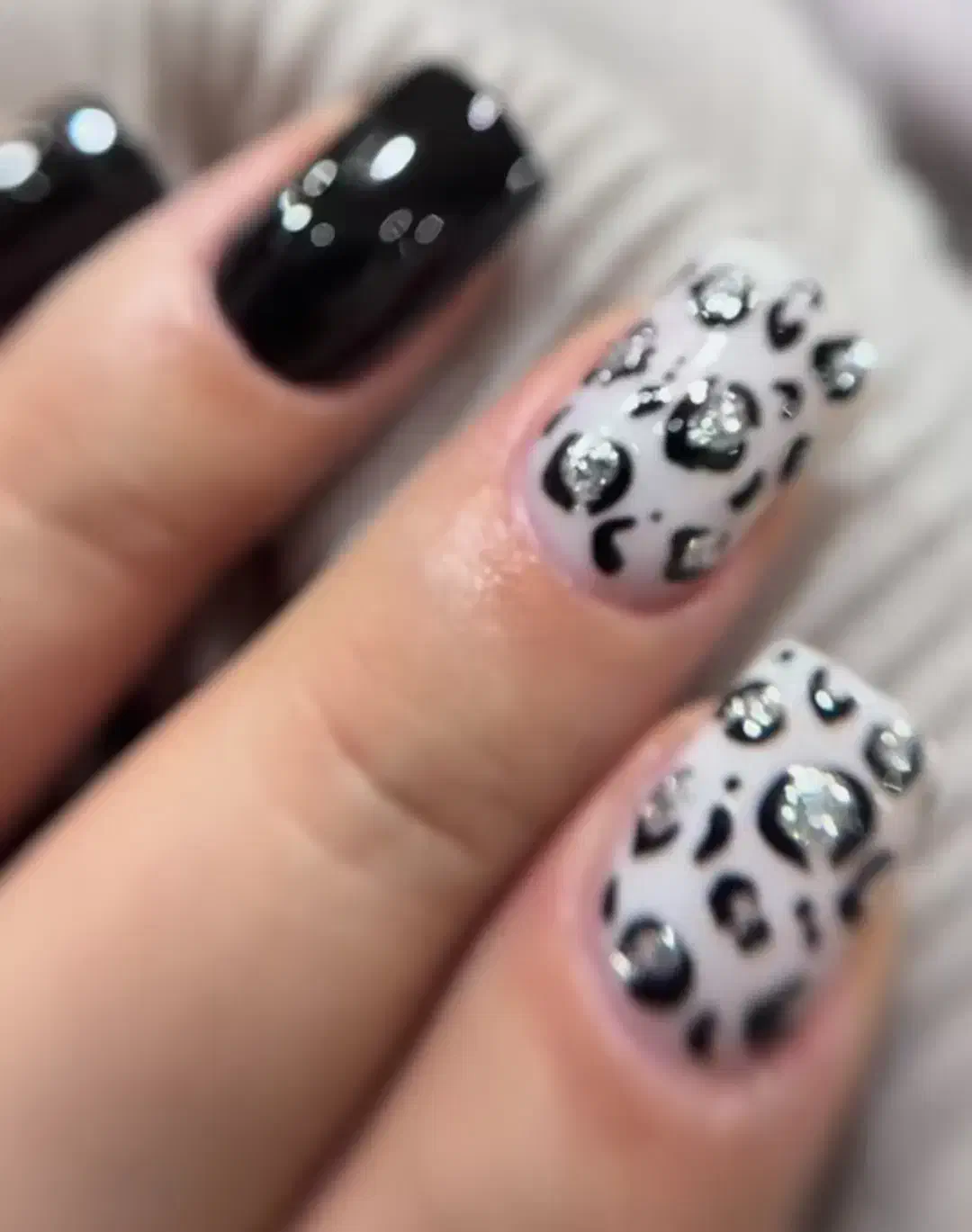 ارائه خدمات تخصصی ناخن و مژه آف ۲۰ درصد|خدمات آرایشگری و زیبایی|آبادان, |دیوار