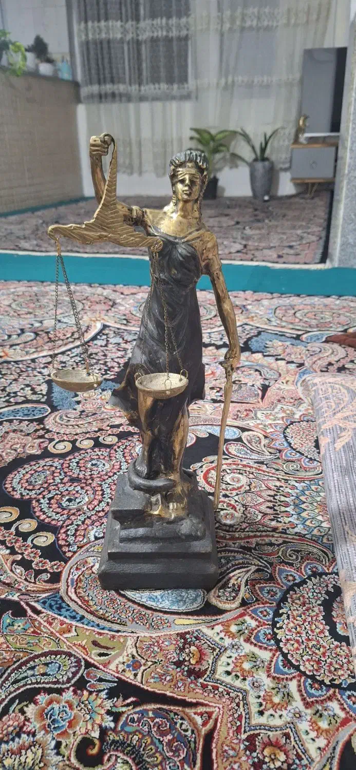مجسمه عدالت تمام برنز ۵۰سانتیمتر به وزن ۷کیلو|مجسمه، تندیس، ماکت|همدان, |دیوار