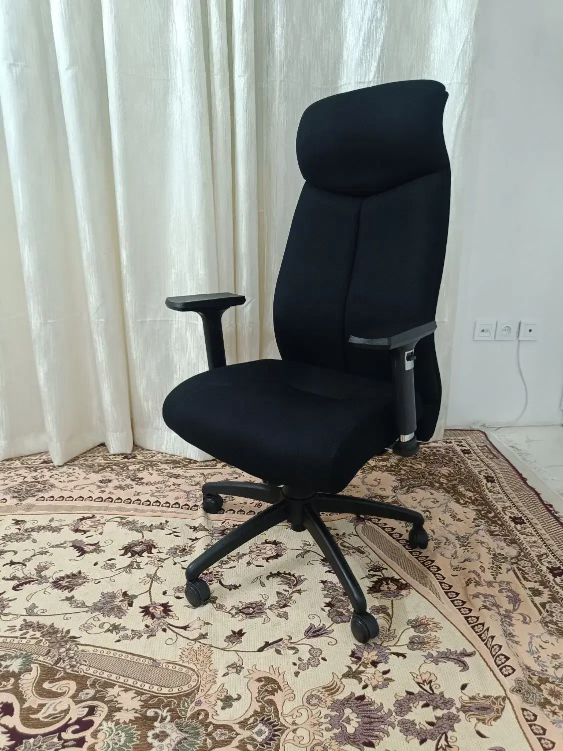 صندلی گردان|صندلی و نیمکت|نسیم‌شهر, |دیوار