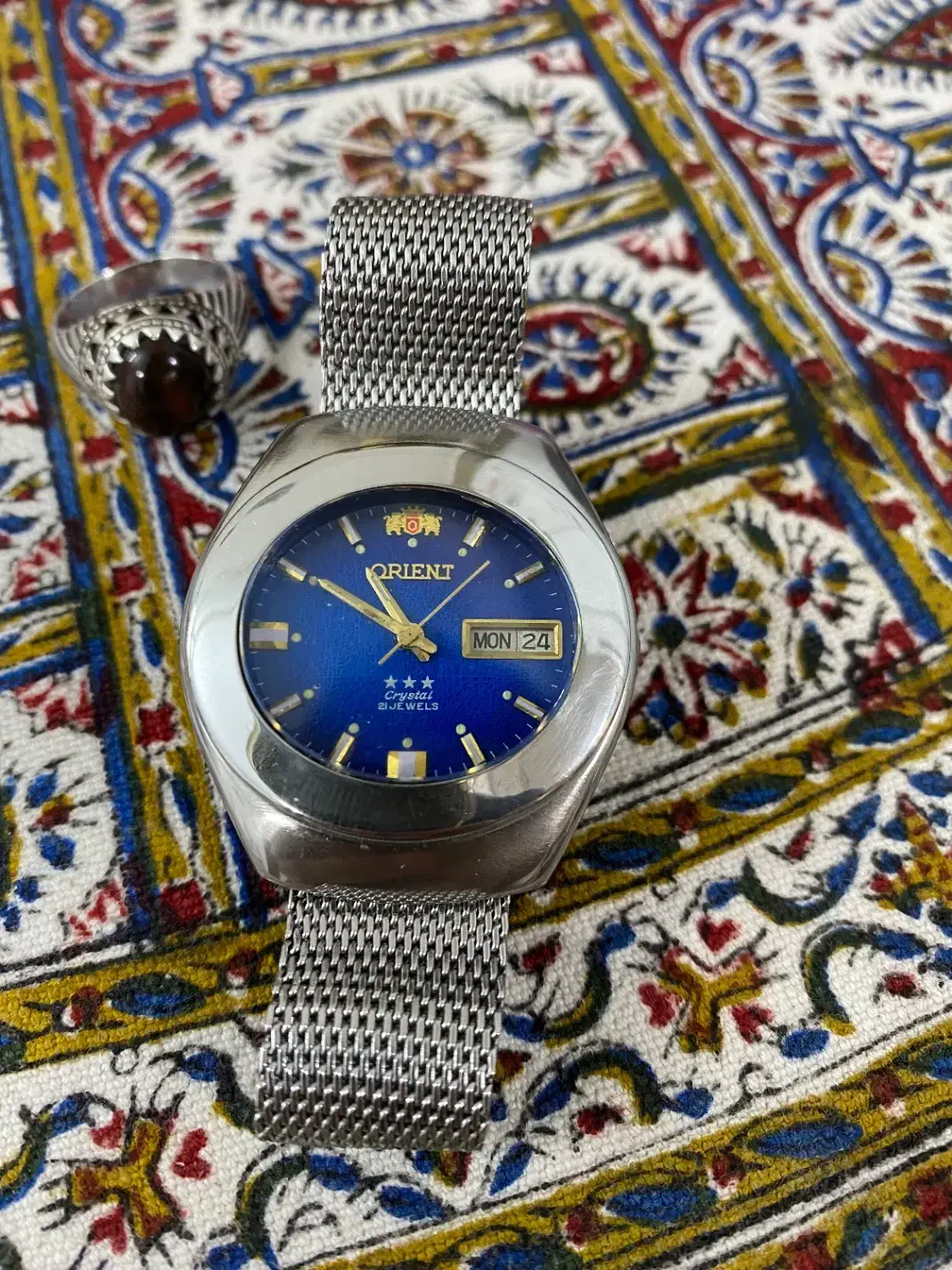 اورینت آپولو|ساعت|اندیشه, اندیشه فاز ۳|دیوار