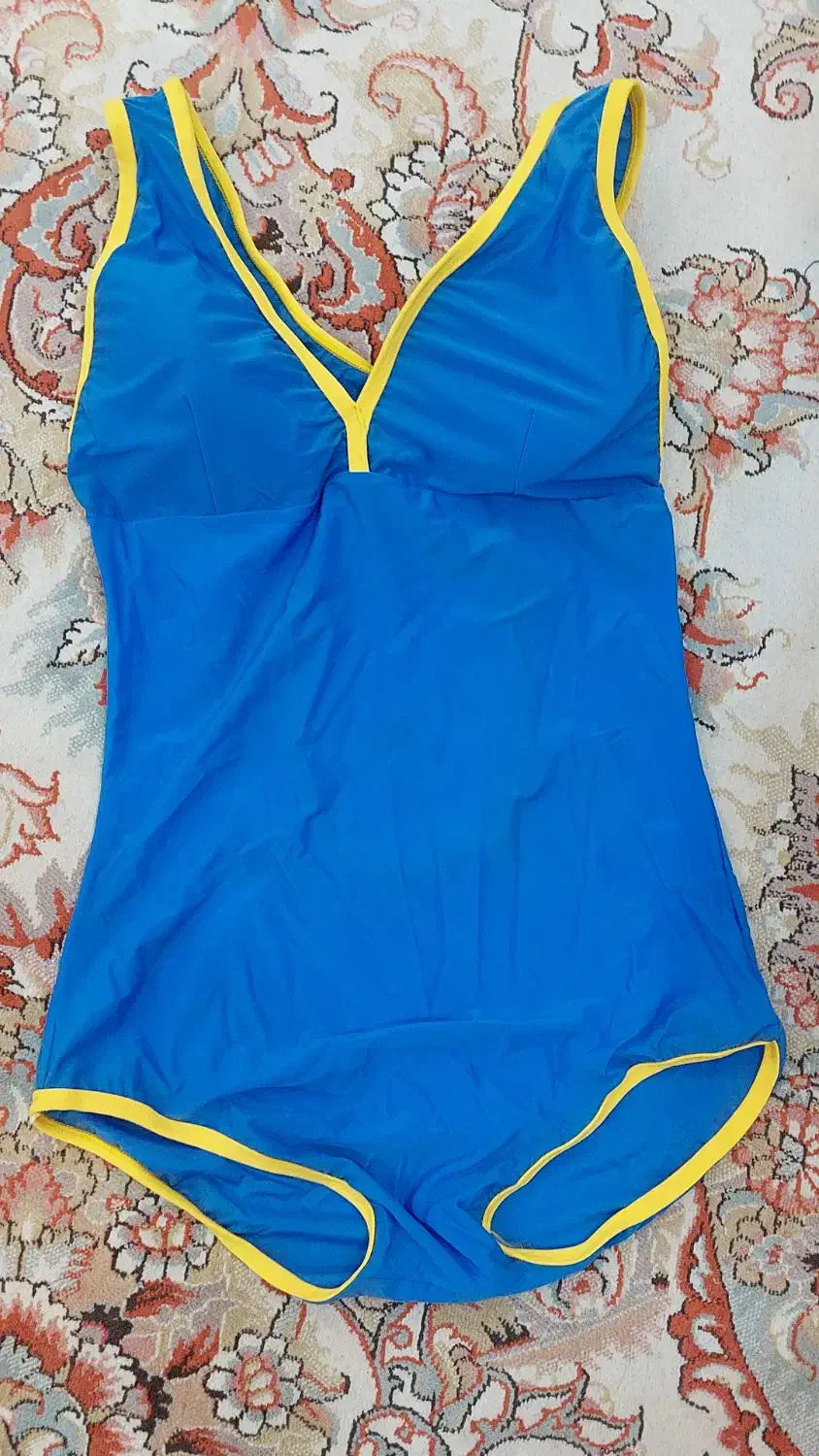 مایو شنا|لباس|باقرشهر, |دیوار