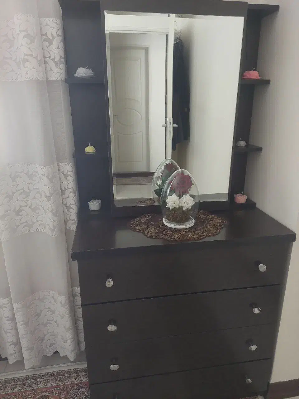 تختواب دو نفره و میز آرایش ۴ کشو|تخت و سرویس خواب|ری, علایین|دیوار