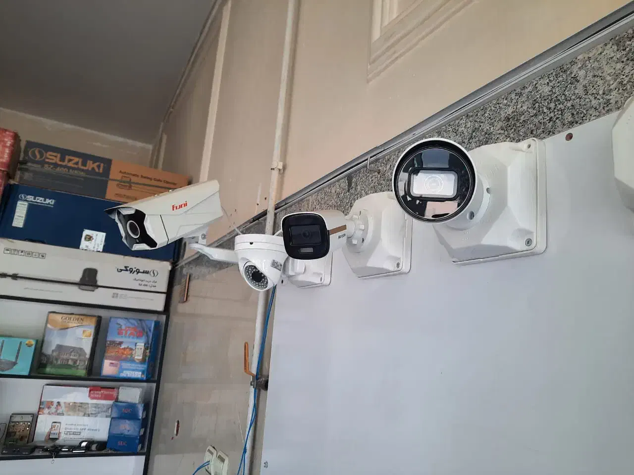 نصب دوربین مداربسته و دزدگیر اماکن تضمینی و تخصصی|خدمات پیشه و مهارت|رشت, سعدی (تختی)|دیوار