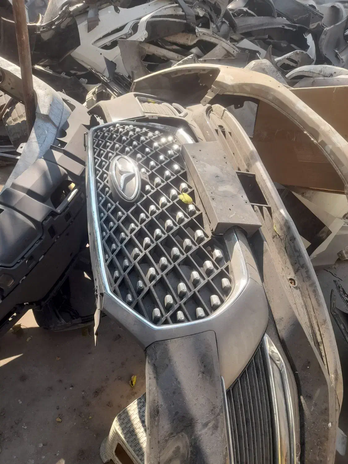 چراغ سپر بدنه سینی فن چینی وهیوندا|قطعات یدکی و لوازم جانبی|تهران, طرشت|دیوار