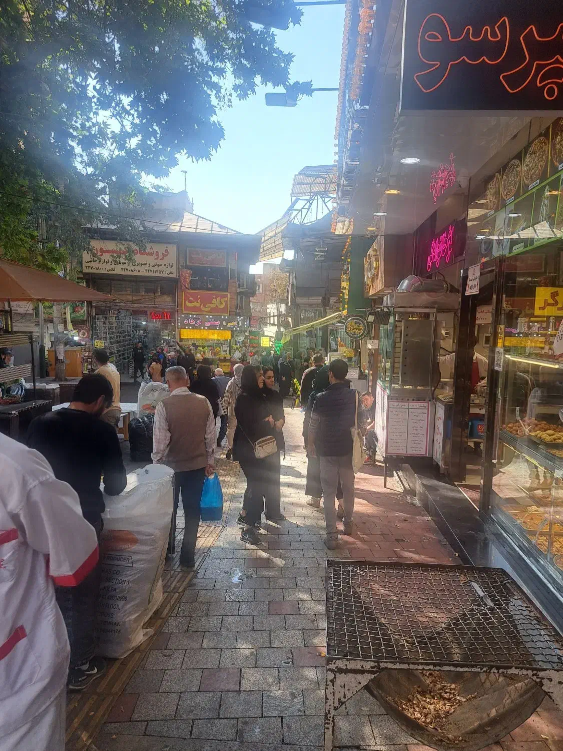 همکارخانمدرکلهپزی|استخدام خدمات فروشگاه و رستوران|تهران, تجریش|دیوار