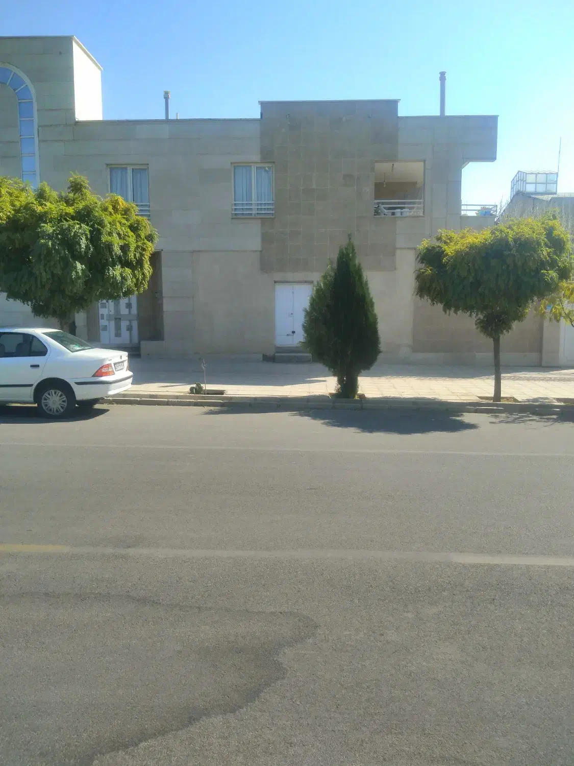 اجاره ورهن انباری حدود 30 متر باارتفاع 3متر|اجارهٔ مغازه و غرفه|بروجرد, |دیوار