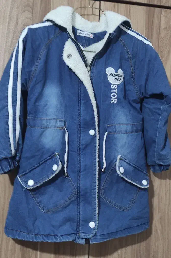 لباس دخترانه مجلسی و اسپورت  .پالتو .شلوار جین.|کفش و لباس بچه|مرودشت, ولایت|دیوار