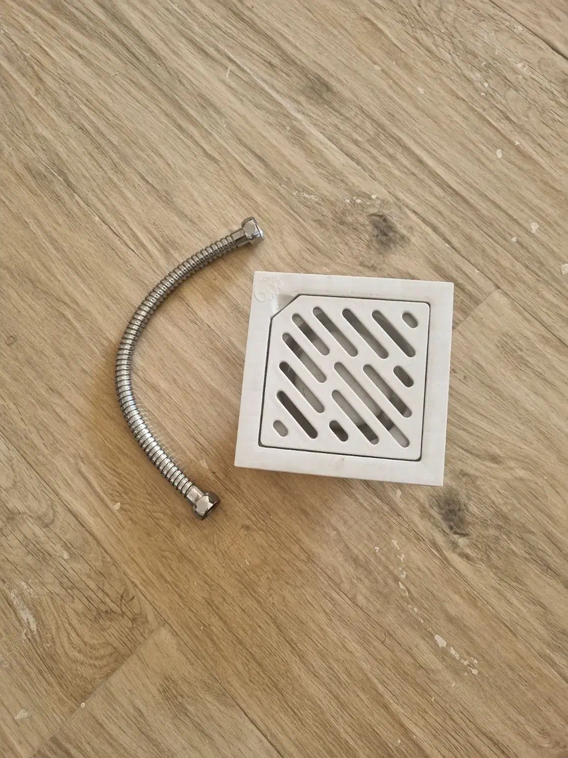 یک کفشور و یک اتصال هر دو ۱۵۰ هزار تومان|لوازم سرویس بهداشتی|نیشابور, شهرک ولیعصر|دیوار