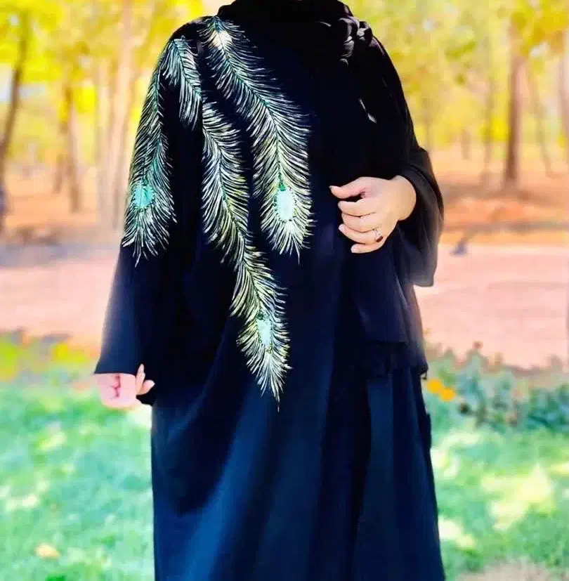 عبا مجلسی طرح پر طاووس ترکیب نقاشی و جواهر دوزی|لباس|مشهد, انقلاب|دیوار