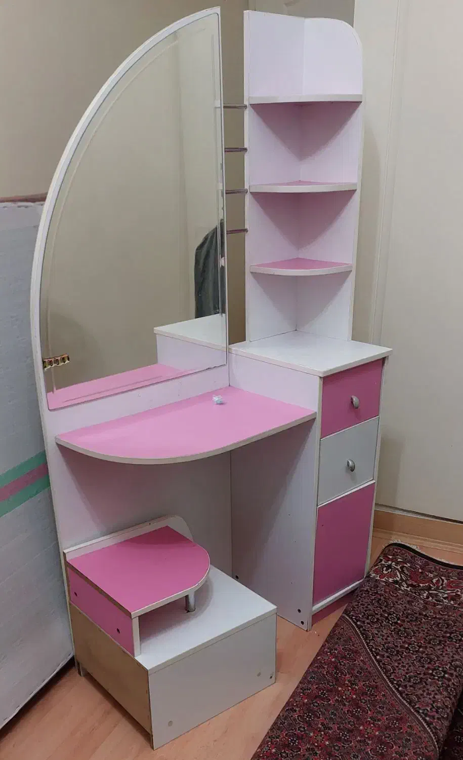 فروش دو عدد میز آرایش به همراه پاتختی|میز تحریر و کامپیوتر|تهران, شهرک هما|دیوار