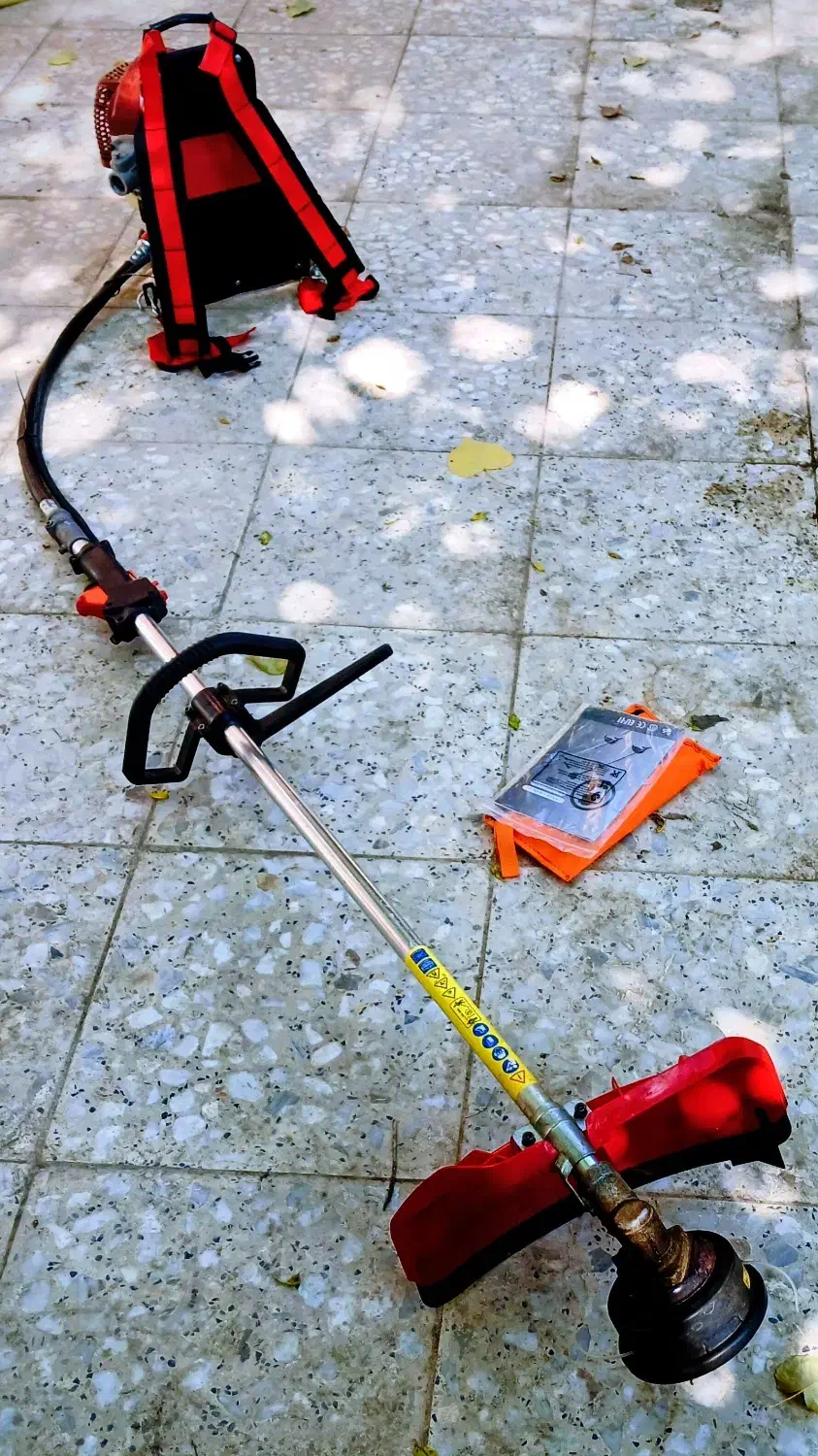 علف زن|ابزارآلات|ضیابر, |دیوار