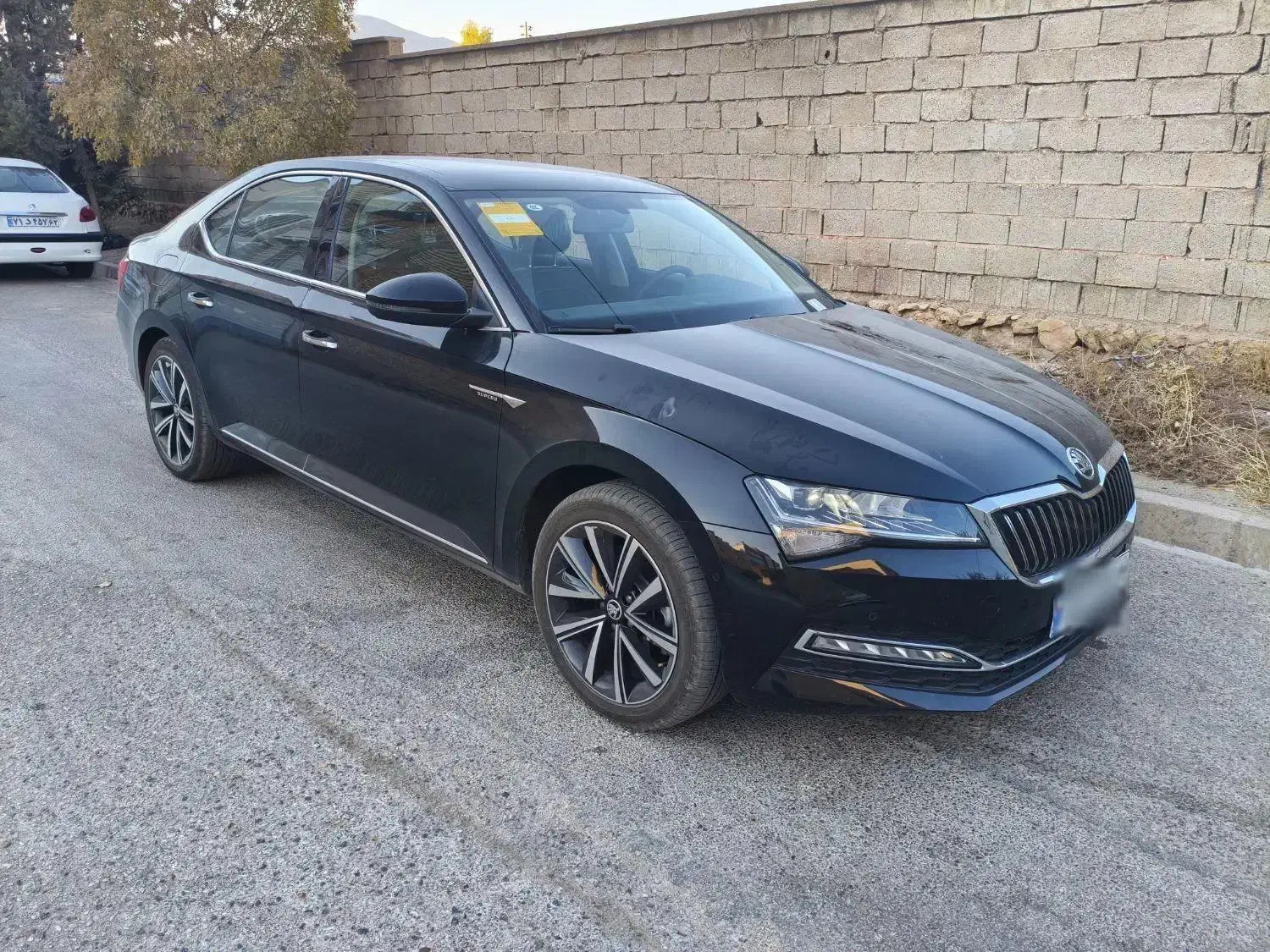 اشکودا سوپرب مشکی ۲۰۲۴|خودرو سواری و وانت|شیراز, ریشمک|دیوار