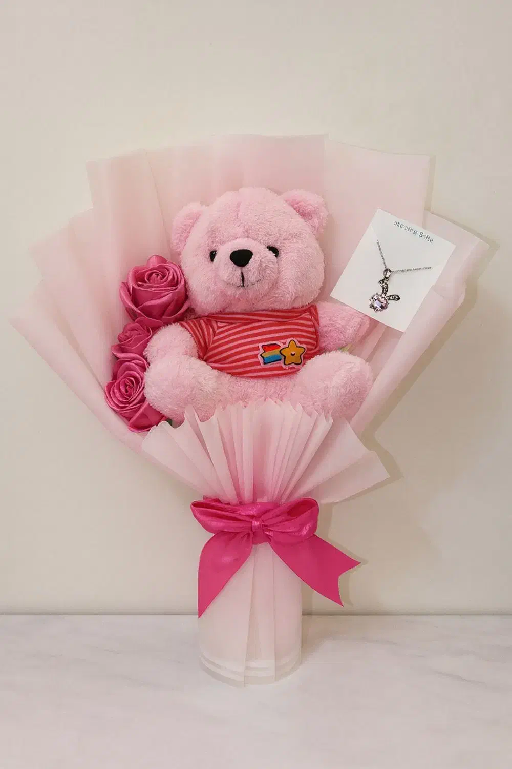 اکسسوری باکس هدیه دسته گل عروسکی|گل مصنوعی|یزد, |دیوار