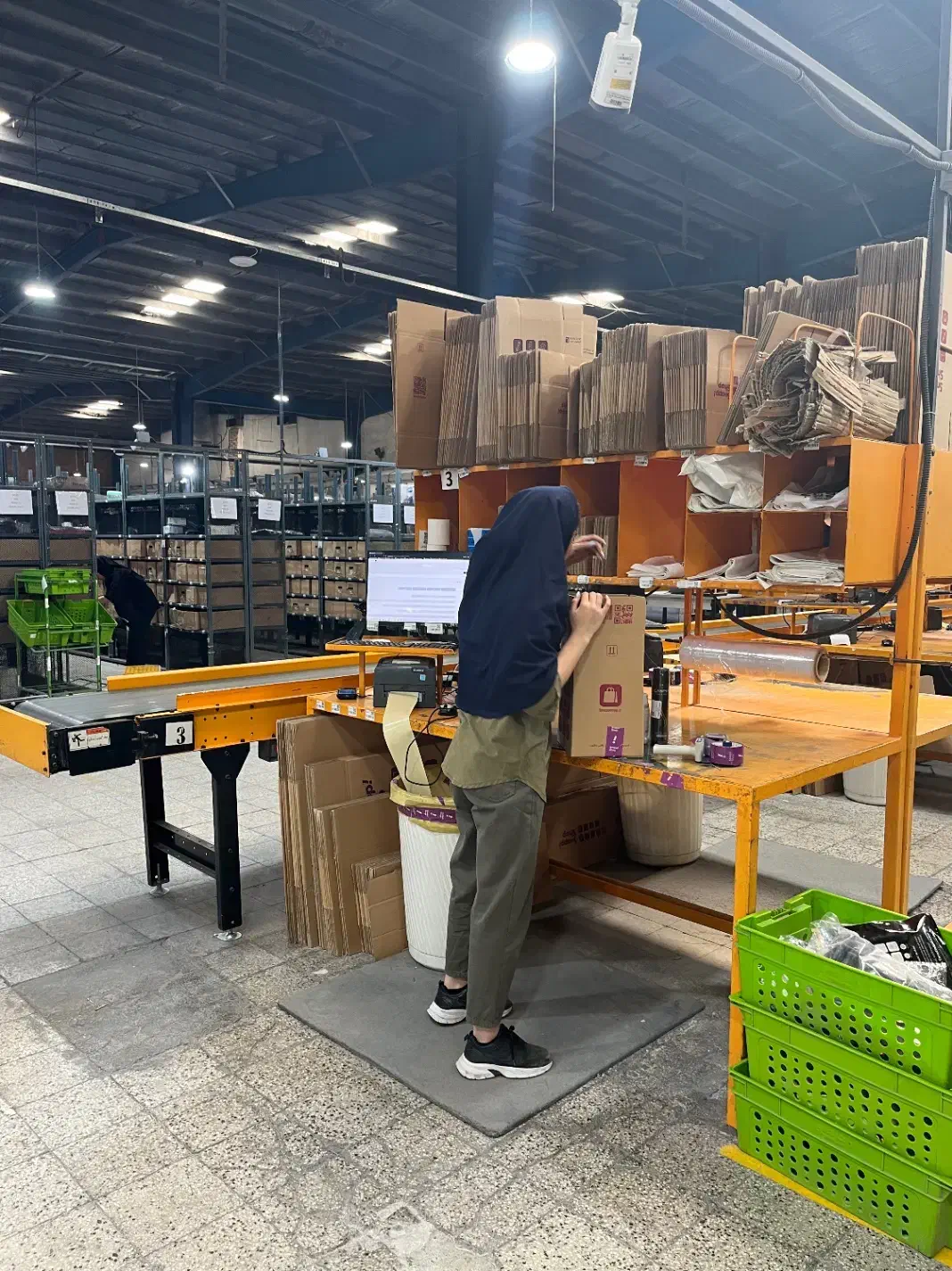 استخدام نیروی چیدمان کالا در انبار اسنپ شاپ|استخدام اداری و مدیریت|تهران, بریانک|دیوار