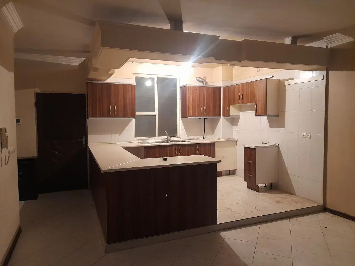 کابینت|مصالح و تجهیزات ساختمان|بومهن, |دیوار