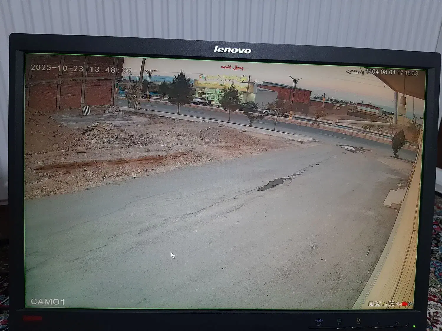 فروش فوری مانیتور 22 اینچ lenovo|قطعات و لوازم جانبی رایانه|بردسیر, |دیوار