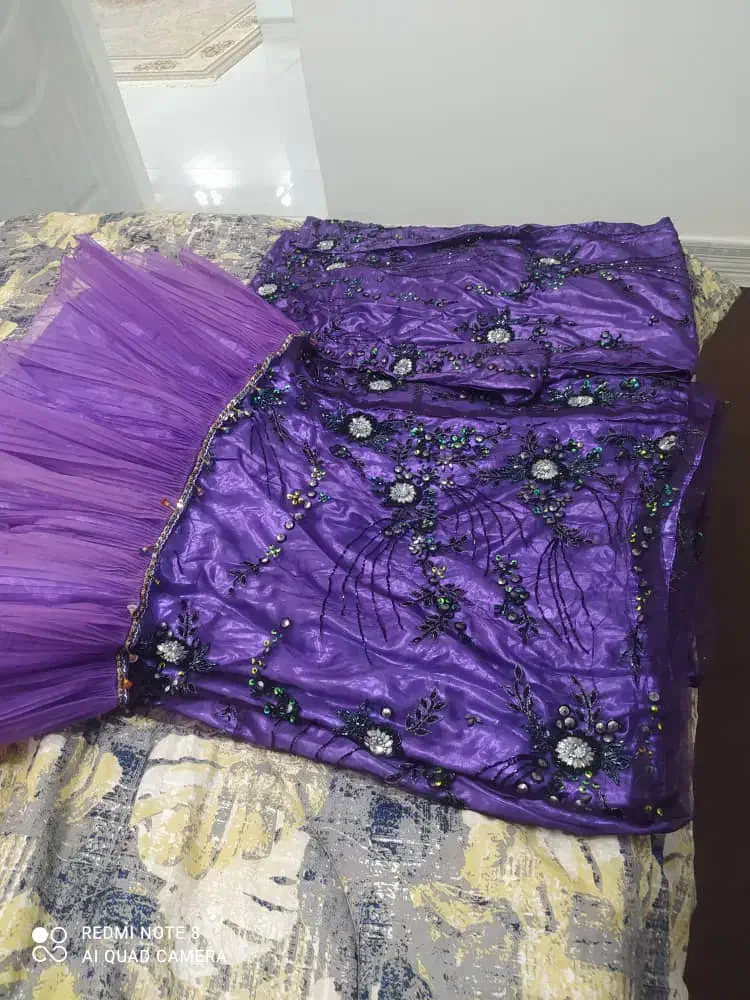 فروش لباس. محلی درحدنو|لباس|شیراز, شاهچراغ|دیوار