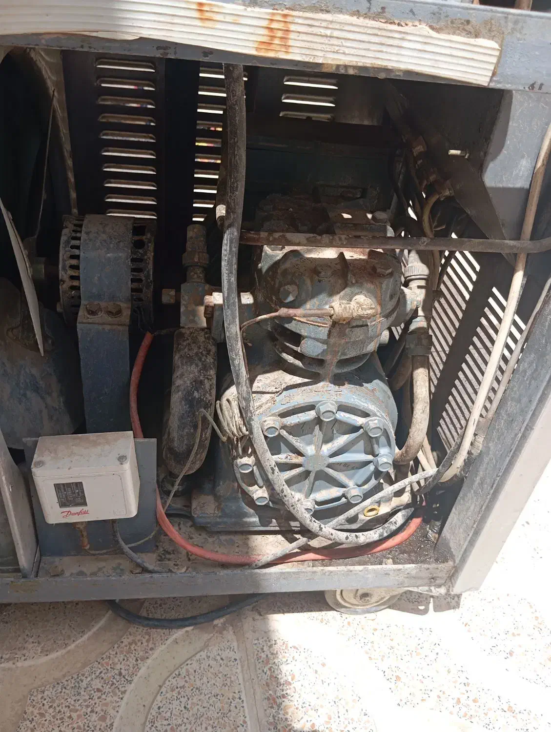 بستنی قیفی نیک نام|فروشگاه و مغازه|شیرینسو, |دیوار