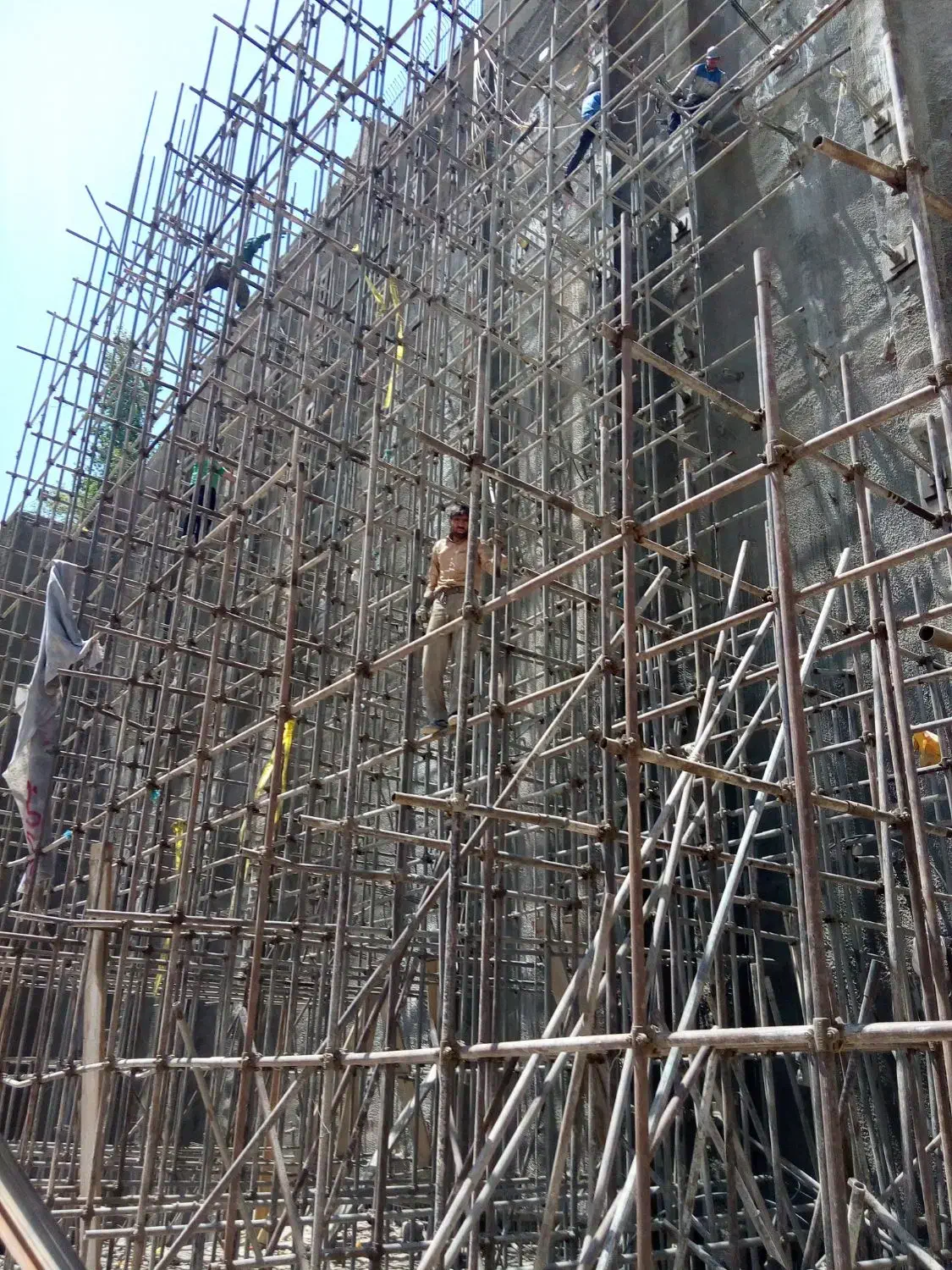 داربست فلزی پرند|خدمات پیشه و مهارت|پرند, فاز ۴|دیوار