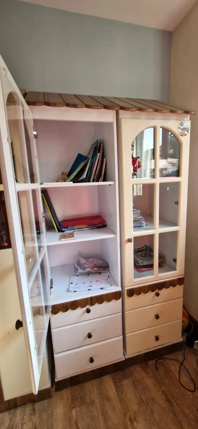 کمد و ویترین  زیبا کودک یا نوجوان شرکت بادریس|جاکفشی، کمد، دراور|تهران, سازمان برنامه جنوبی|دیوار