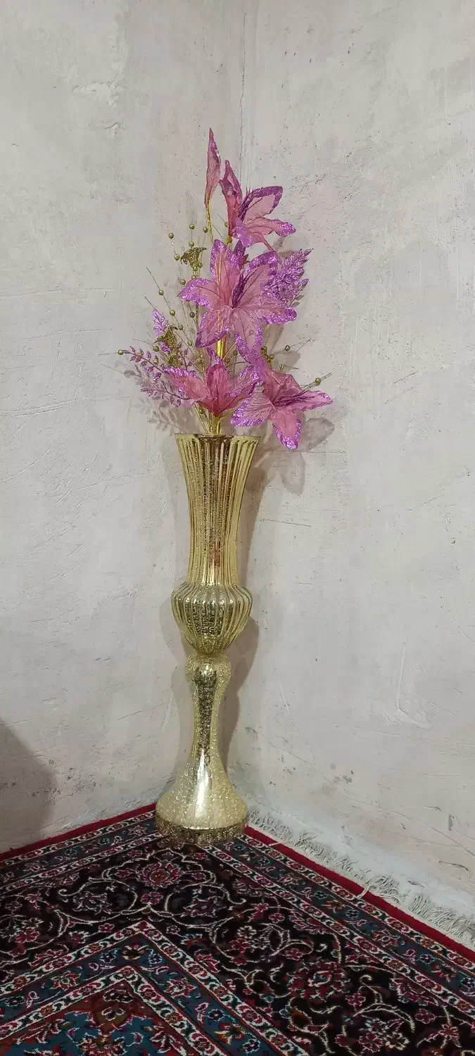 گلدان سالم|گل مصنوعی|کبودرآهنگ, |دیوار