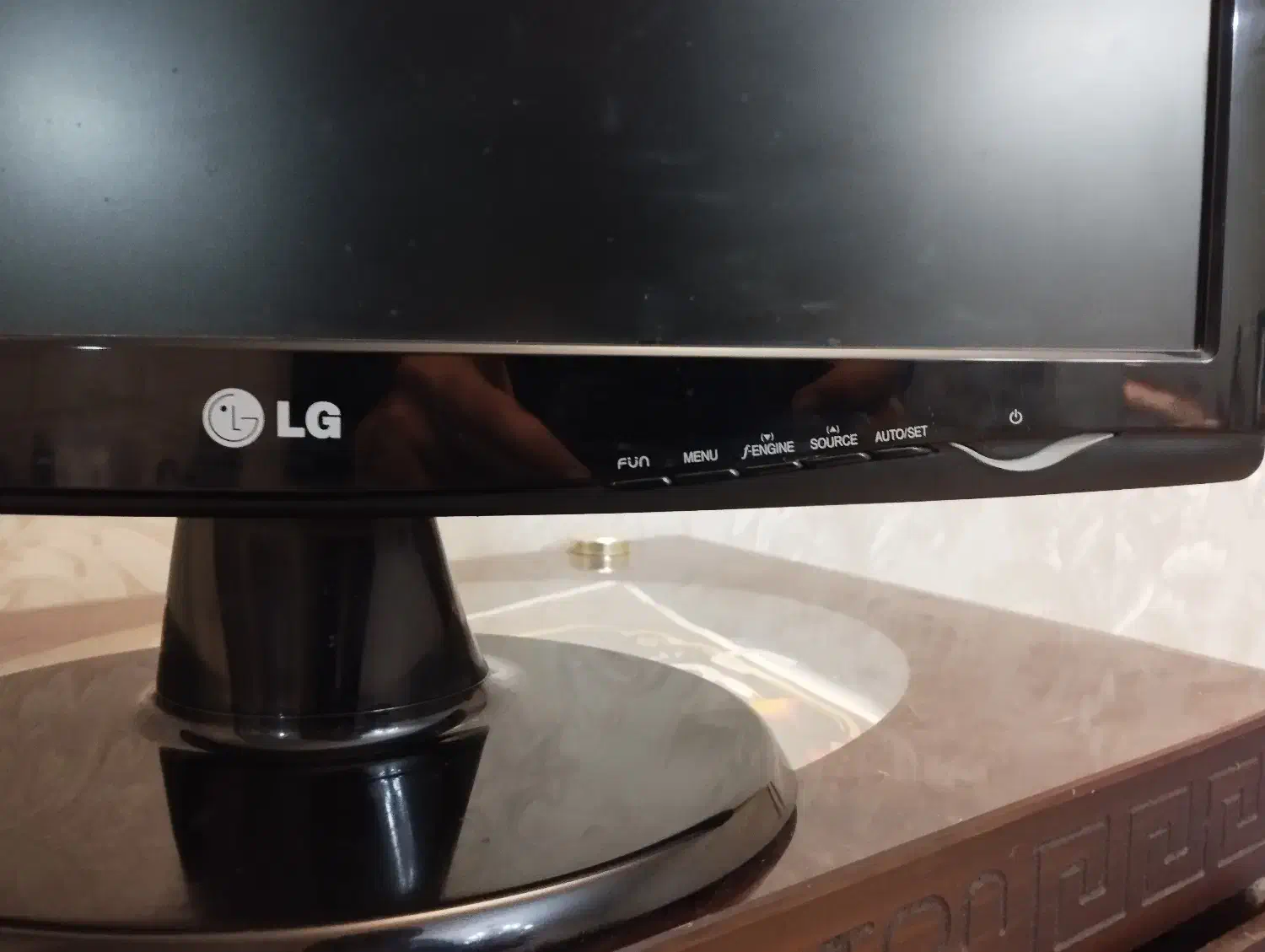 مانیتور 18 اینچ LG 1366×768|قطعات و لوازم جانبی رایانه|مشهد, امامیه (شهرک غرب)|دیوار
