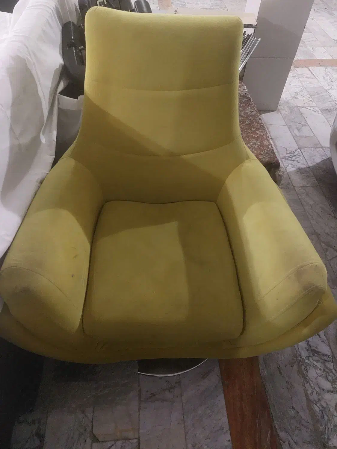 مبل تک نفره چرخان|مبلمان خانگی و میز عسلی|اردبیل, |دیوار