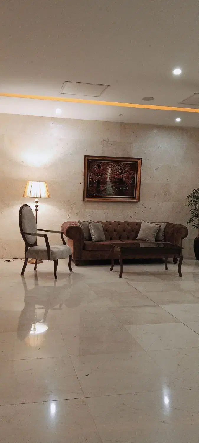 ۹۲متری برج مجلل دریاچه چیتگر