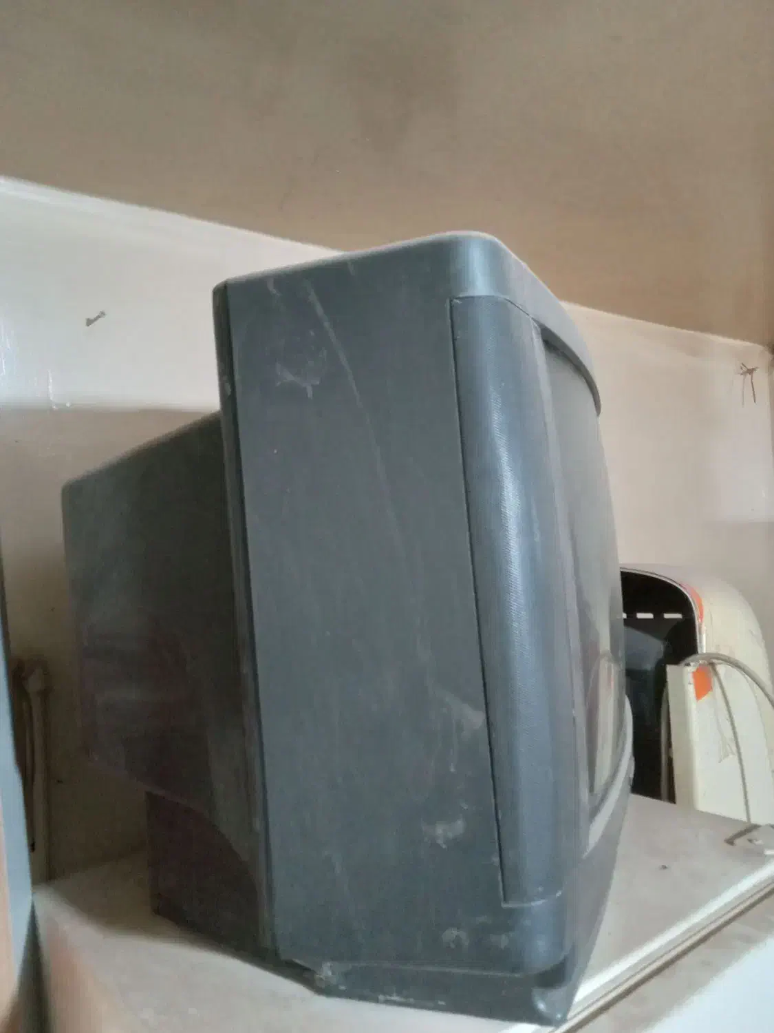 تلویزیون قدیمی|تلویزیون و پروژکتور|گلپایگان, |دیوار