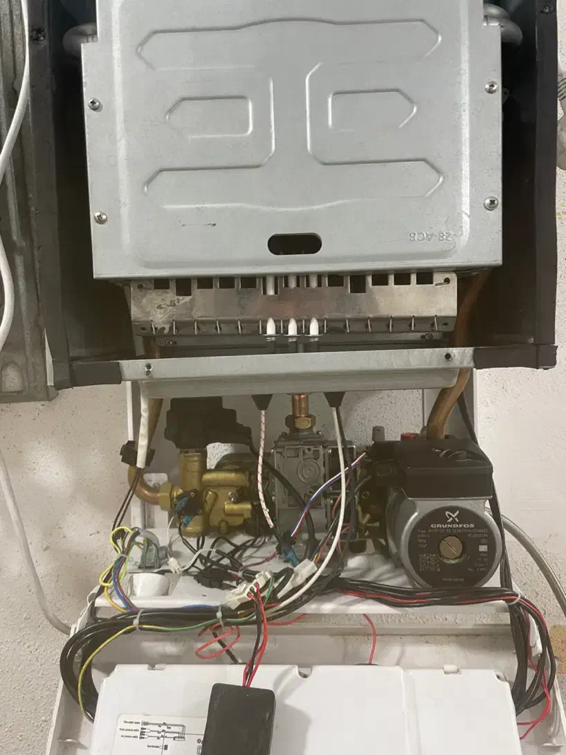 نصب سرویس و تعمیر انواع پکیج|خدمات پیشه و مهارت|شیراز, ارم|دیوار