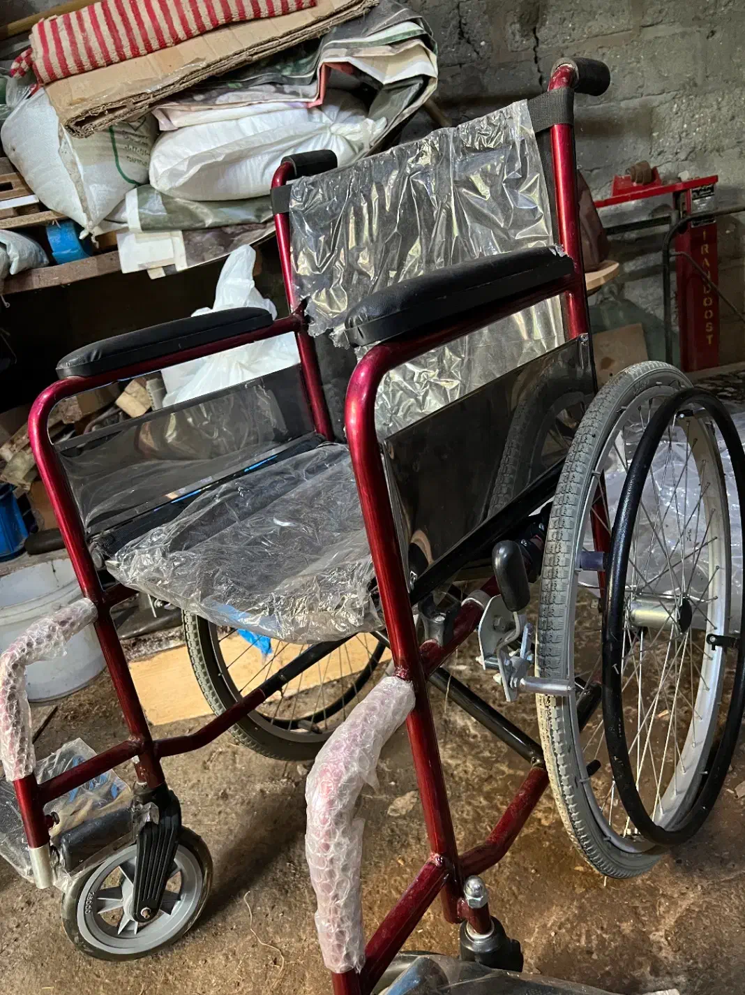 ویلچر|پزشکی|رشت, هلال احمر|دیوار