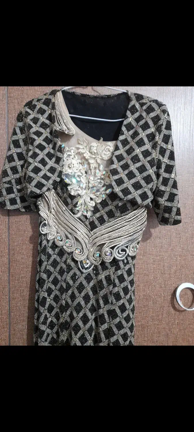 لباس مجلسی|لباس|لاهیجان, آهندان|دیوار