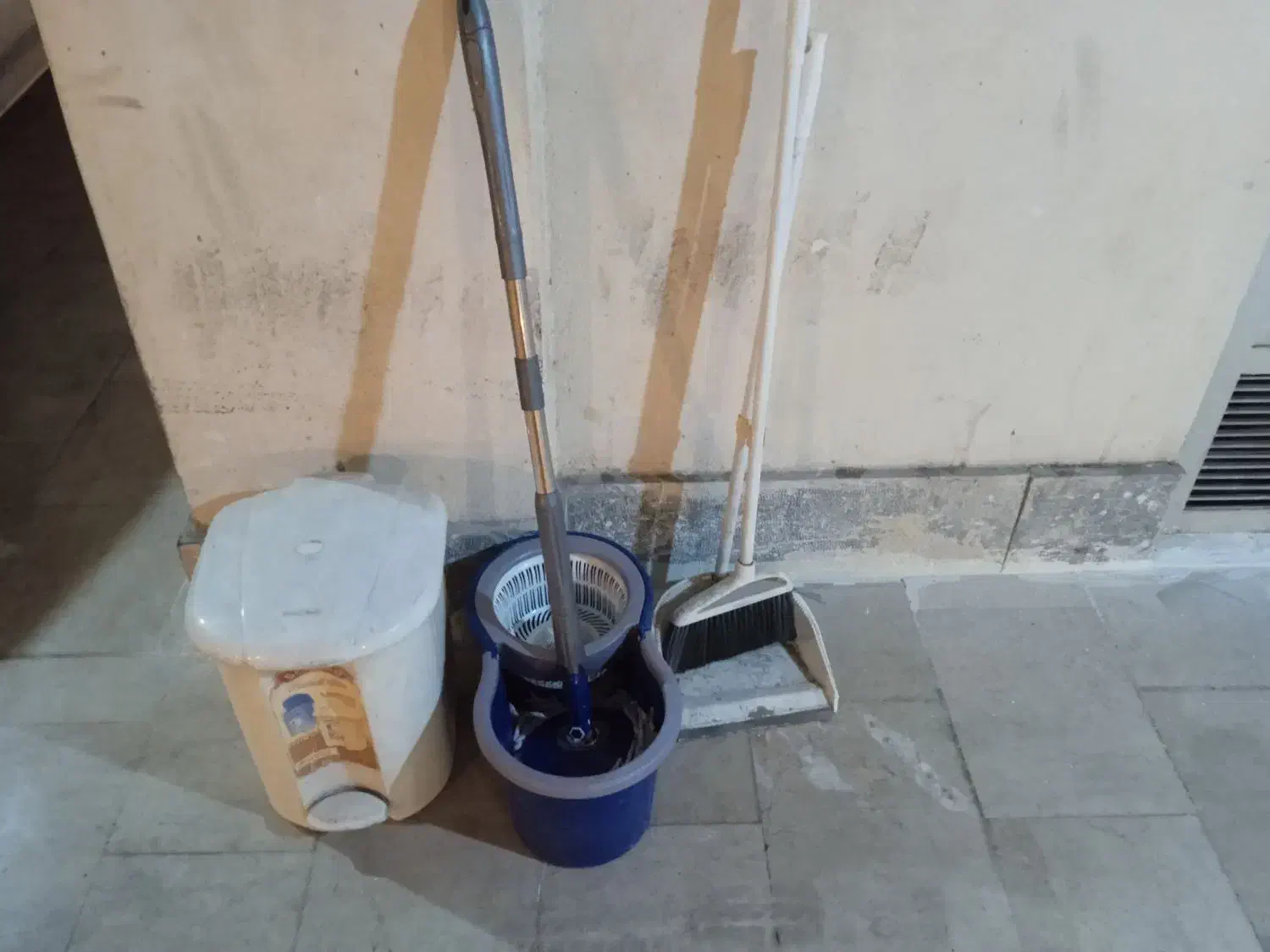 طی سطلی|لوازم نظافت|تهران, مرزداران|دیوار