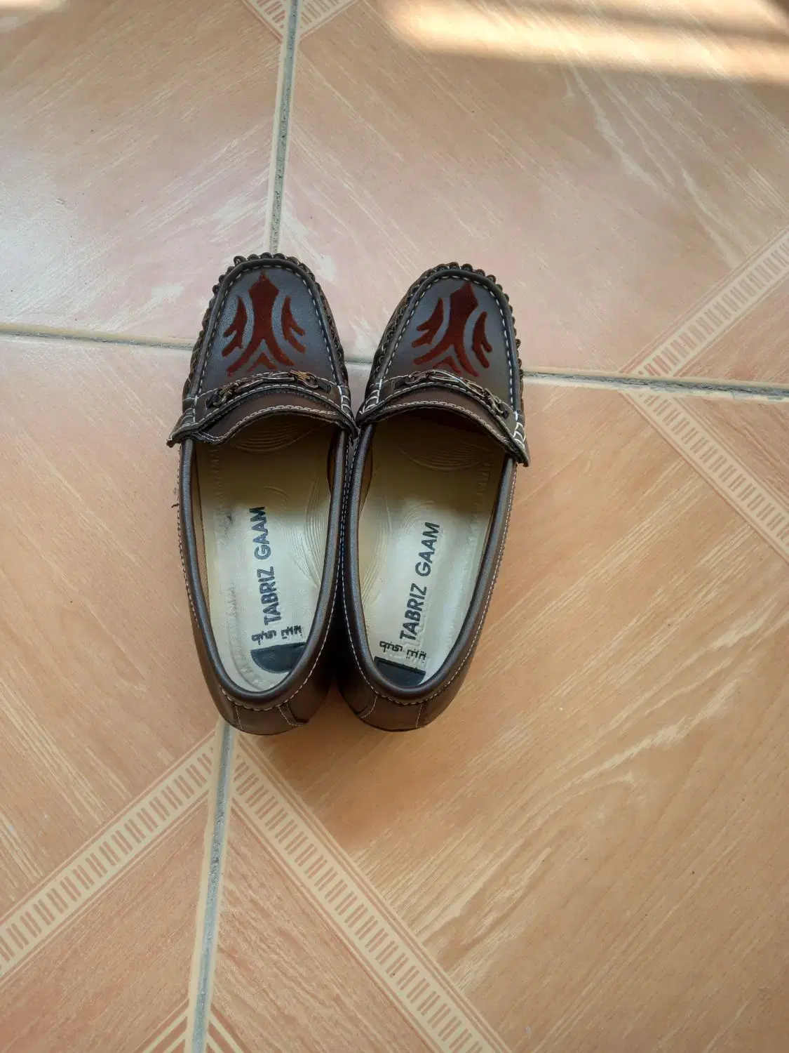 کفش طبی|کیف، کفش، کمربند|اصفهان, ناصرخسرو|دیوار