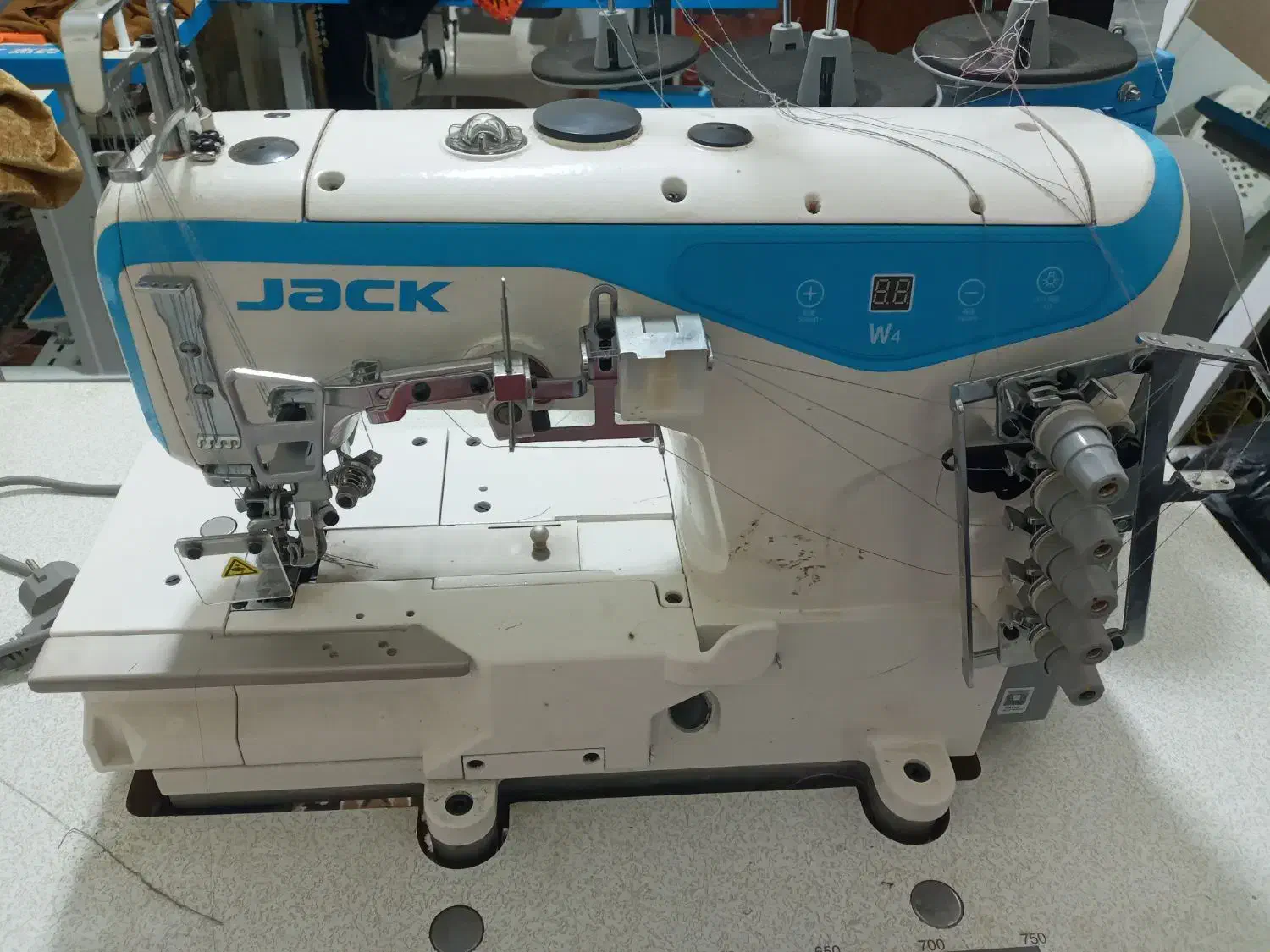 چرخ کاملا نو|چرخ خیاطی و ریسندگی|ایرانشهر, |دیوار