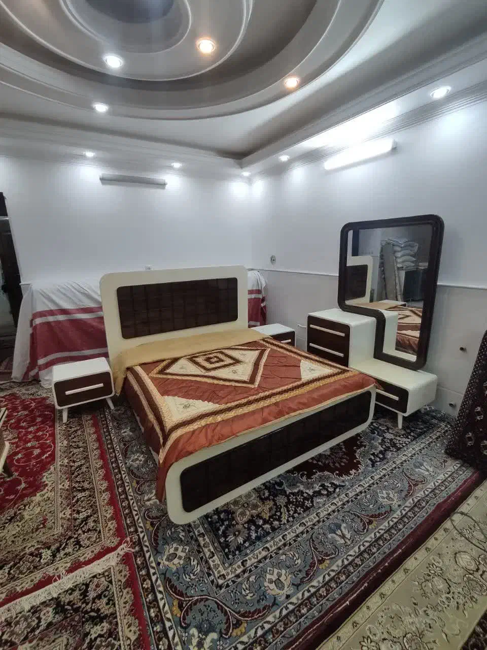 سرویس خواب|تخت و سرویس خواب|قم, انصار‌الحسین|دیوار