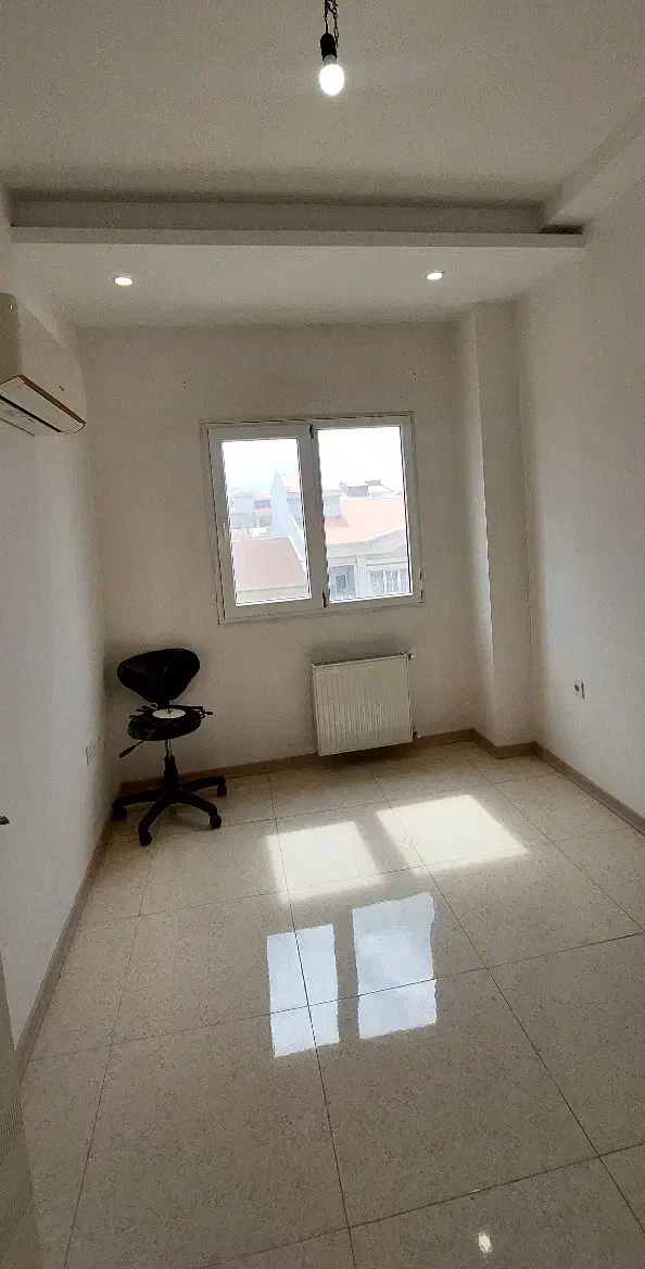 اجاره اتاق و میز ناخن و تخت مژه کار و میکروکار|اجارهٔ دفتر کار، اتاق اداری، مطب|رشت, جهاد|دیوار