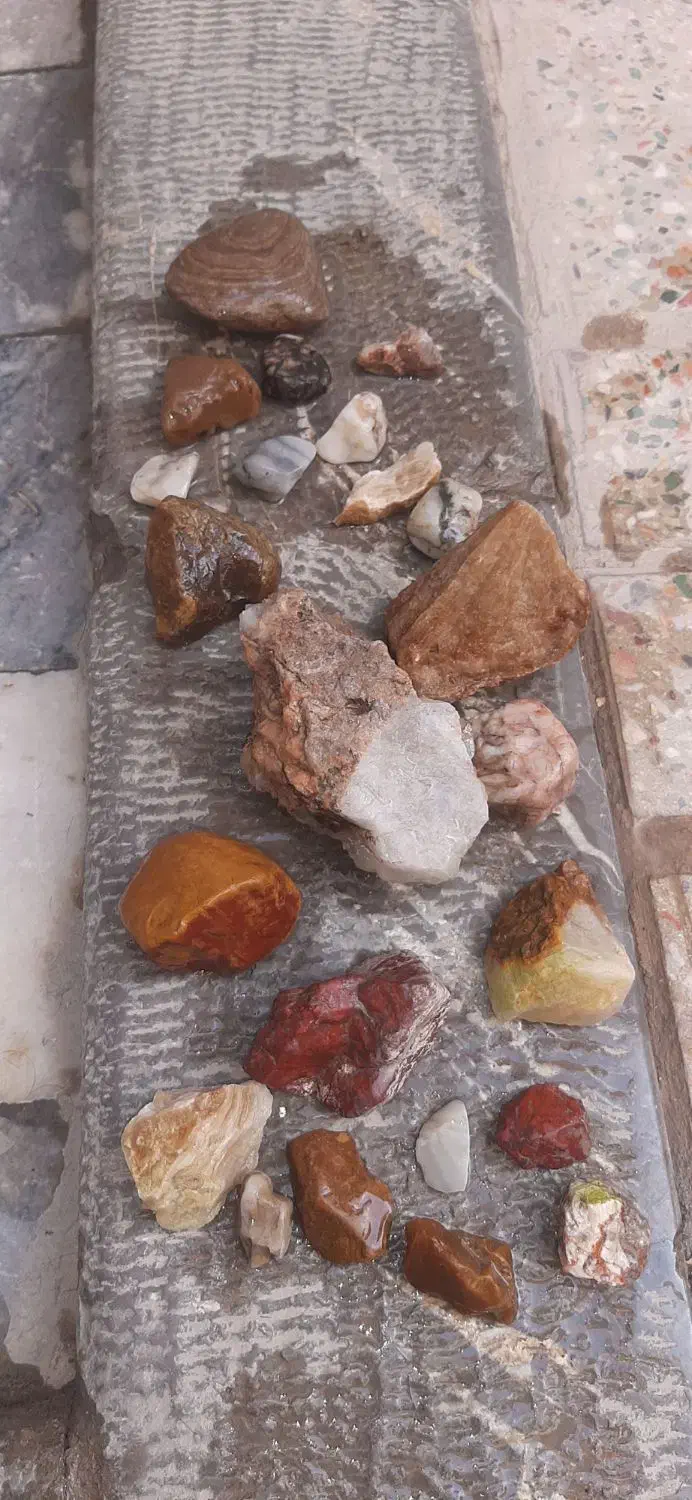 ۳۵ عدد سنگ طبیعی انواع سنگ ها|زیورآلات و اکسسوری|اصفهان, پوریای ولی|دیوار