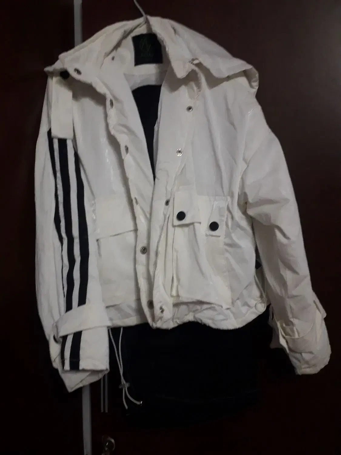 لباس|لباس|سبزوار, ولیعصر (نجار آباد)|دیوار