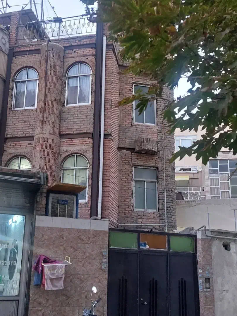 ویلای کلنگی حیاط دار همراه با مغازه سند تک برگ|فروش زمین و ملک کلنگی|تهران, سلیمانی|دیوار