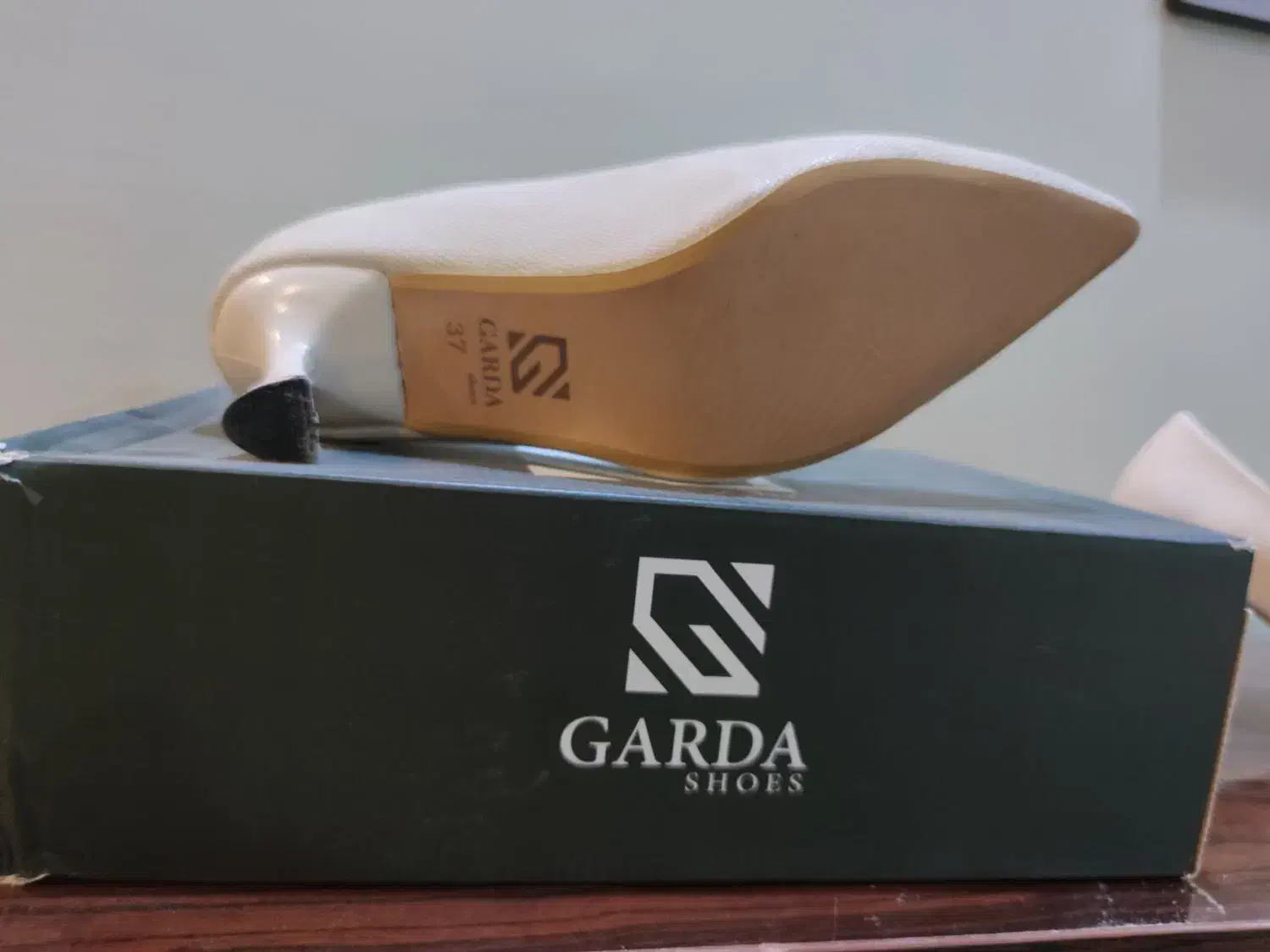 کفش مجلسی کرمی روشن سایز 37 (۸۵۰ تومن)|کیف، کفش، کمربند|خرمآباد, |دیوار