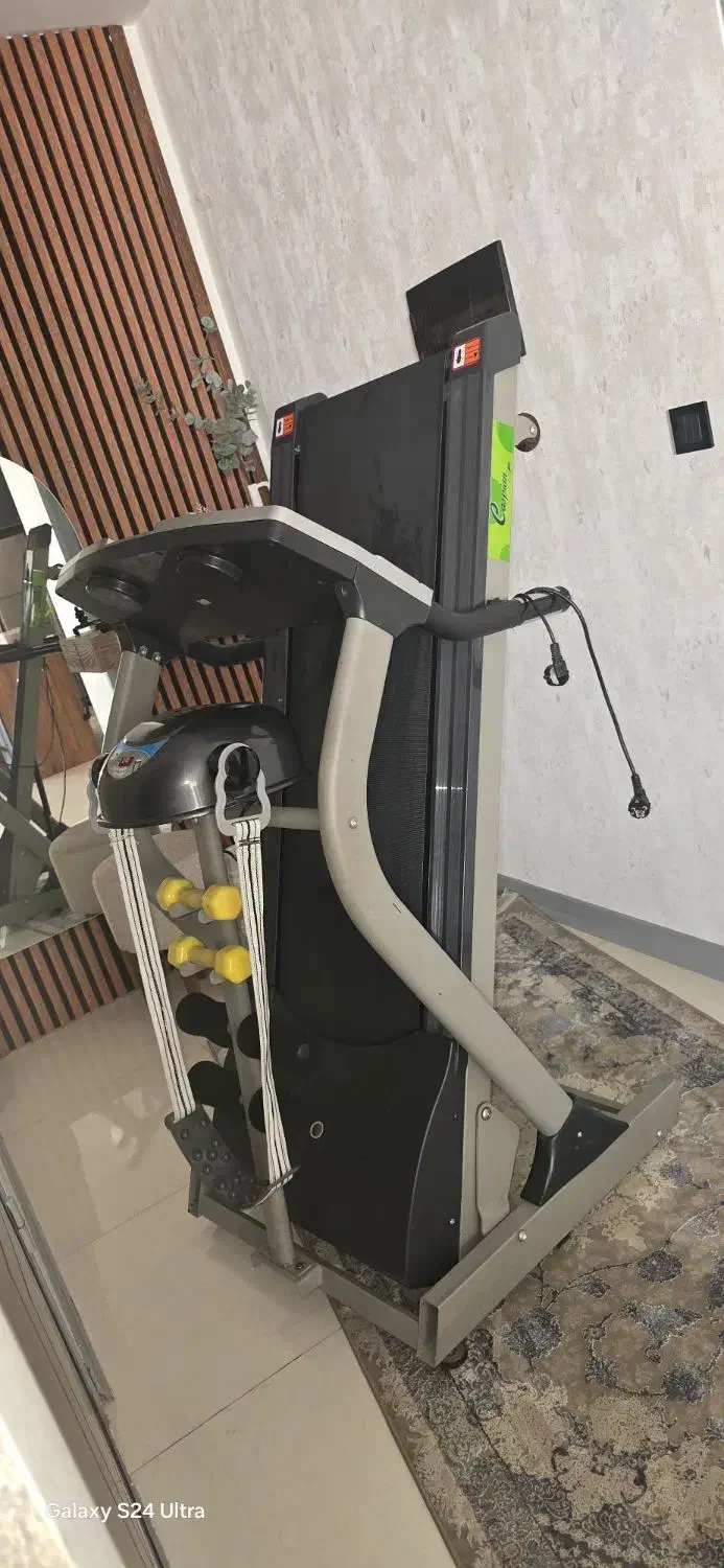 فروش تردمیل  و میز جلو مبلی وعسلی|تجهیزات ورزشی|شهریار, شهرک شاهد|دیوار