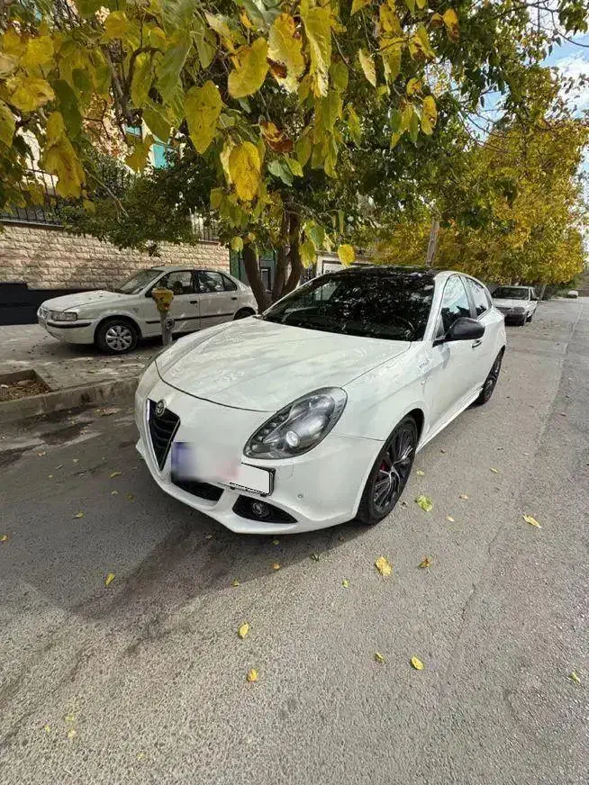 الفارمئو جولیتا 2016|خودرو سواری و وانت|شیراز, معالی‌آباد|دیوار